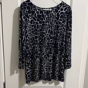 Susan Graver Navy and White Mosaic Long Sleeve Top